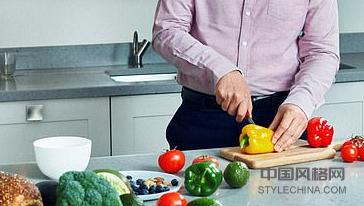 迈克尔莫斯利博士在2012年写了快速饮食,但让新的日常工作变得更容易 中国风格网,stylechina.com