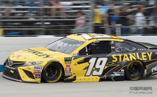 Daniel Suarez在2019年的NASCAR赛季中击败斯图尔特 - 哈斯赛车队 中国风格网,stylechina.com