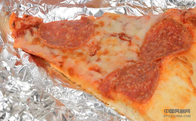 将剩余物存放在铝箔中会导致这些健康风险 中国风格网,stylechina.com