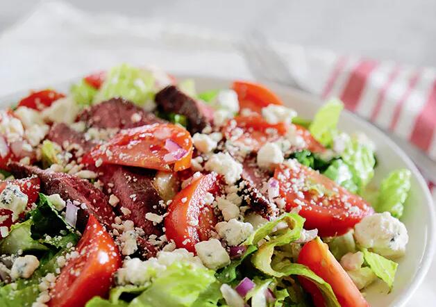 QQ截图20190606100646.jpg 一个凯托牛排和蓝芝士沙拉 ,stylechina.com