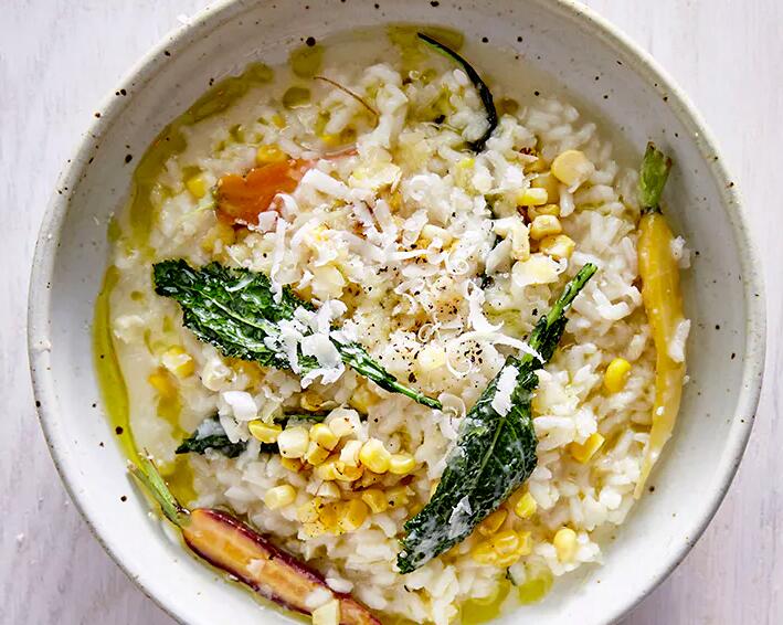 白色意大利煨饭用玉米，红萝卜和无头甘蓝 ,stylechina.com