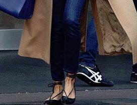 Meghan Markle最喜欢的平底鞋已经停产3年了，但他们终于回来了 ,stylechina.com