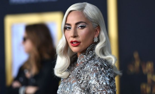 女神卡卡Lady Gaga有新欢了！真的不是布莱德利库柏，和墨镜男街上大方拥吻...... ,stylechina.com