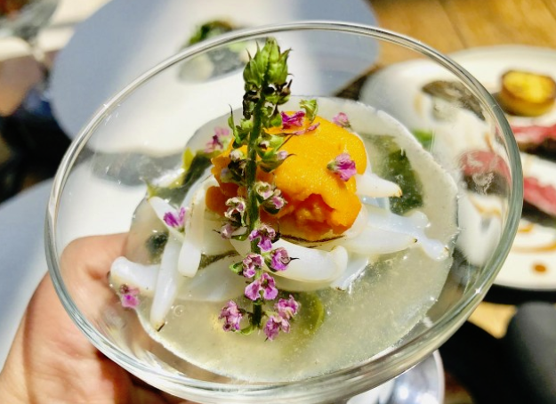 史上最梦幻的甜点!「Truffles Aroma舒服气息」以童话意境风格为主轴,打造出会冒烟的城堡「杰克与魔豆」、带来幸福的「青鸟」…… ,stylechina.com