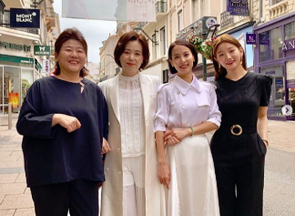 你也被《寄生上流》中的冰冷洁西卡老师掳获芳心了吗？看完朴素丹私下造型模样你一定会更爱她！ ,stylechina.com