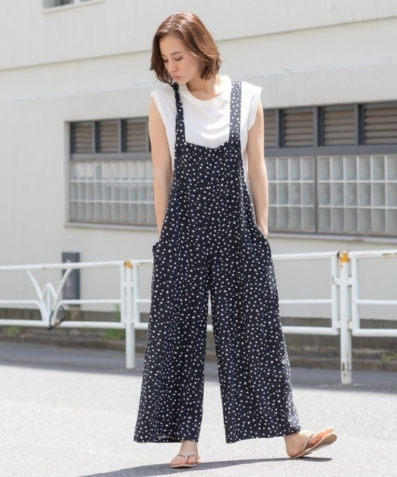 炎热季节里不知道穿什么？一起透过「吊带单品」穿搭打造清爽女孩的休闲质感！ ,stylechina.com