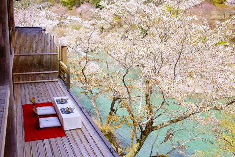 全日本最梦幻的旅馆!搭小船才能进入的虹夕诺雅京都,让你住进极致日式美学 ,stylechina.com