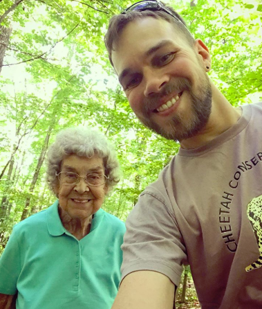 「看世界的伟大，让我有活下去的动力！」，89岁老奶奶与鲜肉孙走遍全美国家公园，有爱的陪伴令人感动~ ,stylechina.com