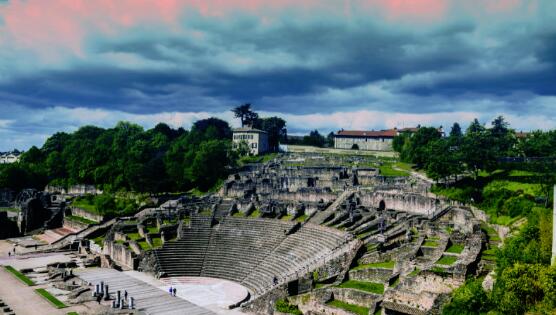 没去过里昂，别说你去过法国！它没有罗浮宫、香奈儿名流，但见过世面。 ,stylechina.com