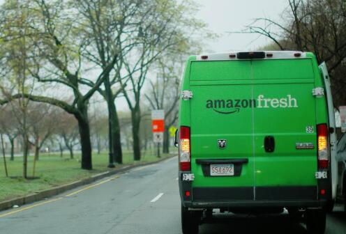 亚马逊关闭竞争对手时降低了杂货店送货费 ,stylechina.com