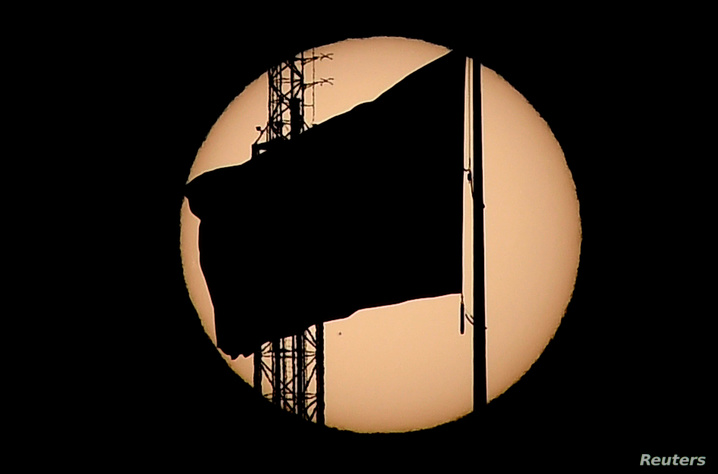 水星星期一在罕见的表演中穿越太阳 ,stylechina.com