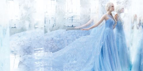 冰雪女王艾莎的极美冰晶蓝礼服实体化！迪士尼公主婚纱《冰雪奇缘》系列超梦幻，婚礼直接升级成童话场景 ,stylechina.com