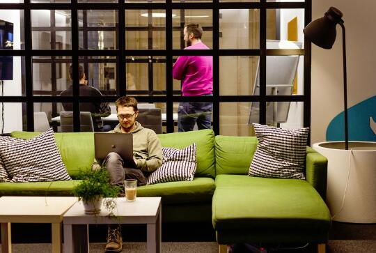 当立陶宛旧衣服网站加入10亿美元俱乐部时，格林风行一时 ,stylechina.com