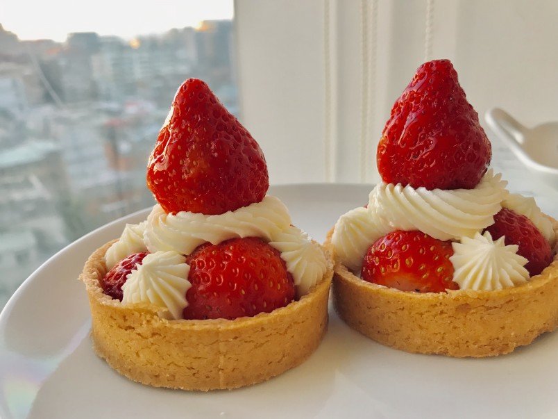 草莓控必吃！Postre波丝甜推出「草莓季甜点」，超美味的草莓巴士盒、草莓千层通通不能错过 ,stylechina.com