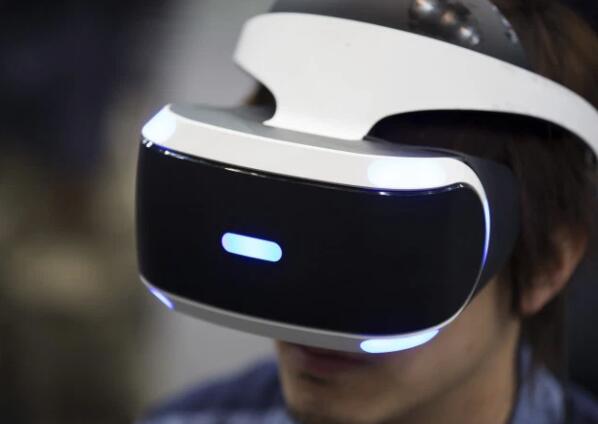 5DF84BA160FF91576553377.jpeg 三年后,索尼的VR头戴式耳机仍达到销售里程碑 ,stylechina.com