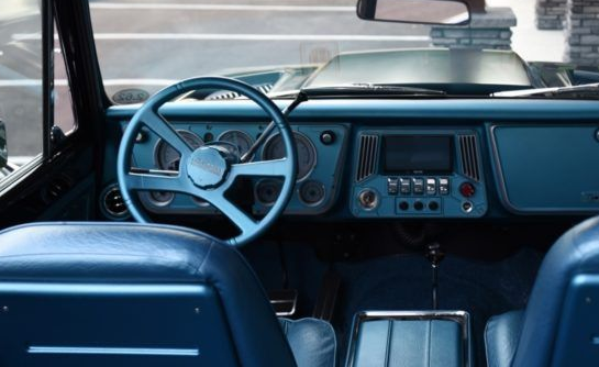 由Ringbrothers制造的K5西装外套售价30万美元，Bring-A-Trailer主持了这款令人难以置信的老式SUV的销售 ,stylechina.com