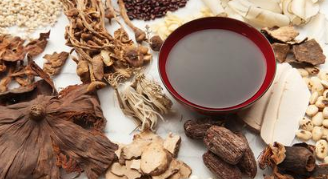 让中医药为维护人类健康发挥更大作用：中国传统医学历史悠久、底蕴深厚，担负着除病济世、造福百姓的重任 ,stylechina.com