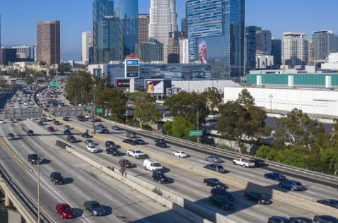 疾病预防控制中心说，在COVID-19危机期间，汽车比公交车要好 ,stylechina.com