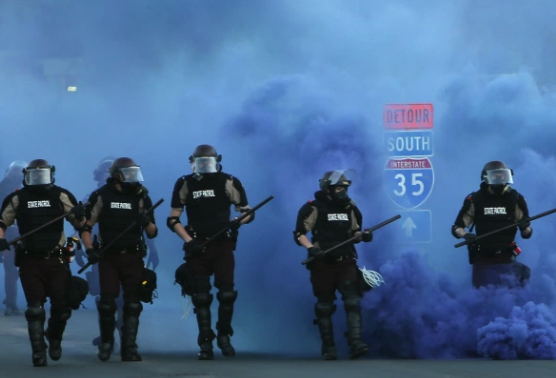 AI研究人员以种族偏见和有缺陷的方法为由谴责预测犯罪软件 中网时尚,stylechina.com