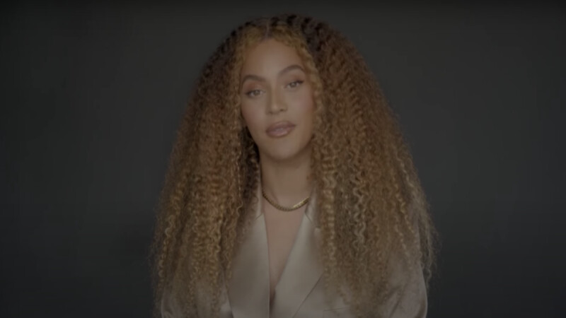 01.png 你的古怪也是种美!碧昂丝力量毕业演说:「让世界知道你不会停止做自己」 中网时尚,stylechina.com