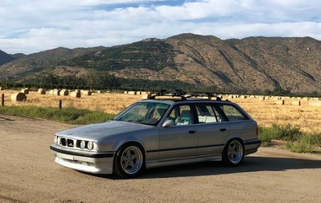 这款4.0升V-8交换宝马E34 5系旅行车是90年代完美的卧铺 中网时尚,stylechina.com