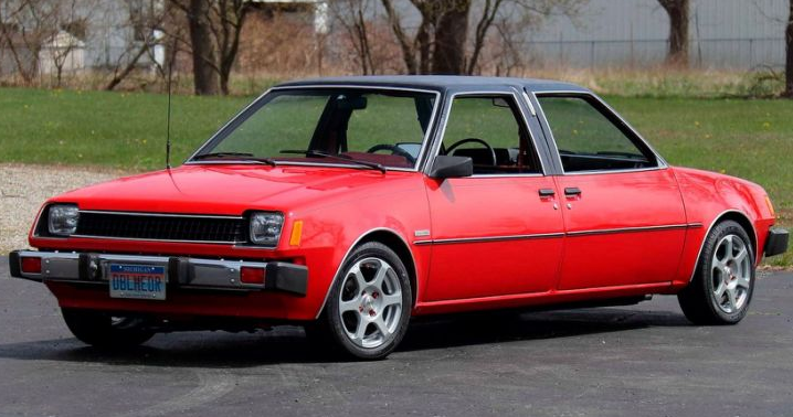 定制的两面道奇柯尔特,普利茅斯冠军混搭拍卖会 售价2万美元 中网时尚,stylechina.com