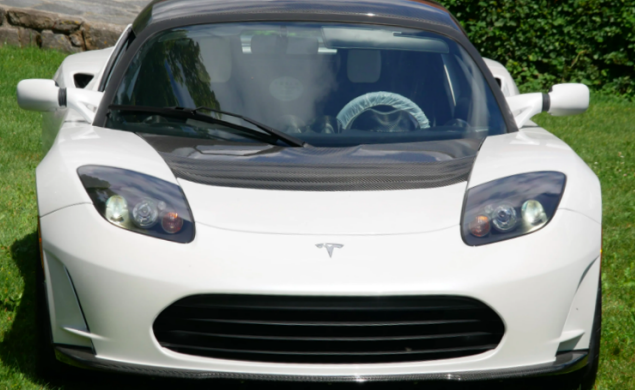 有人试图以150万美元的价格出售最终的特斯拉敞篷跑车 中网时尚,stylechina.com