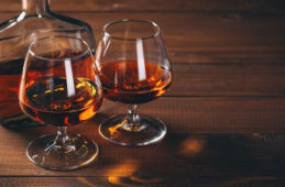 挥发性臭味萜类化合物对老年白兰地烈性酒的贡献  中网时尚,stylechina.com