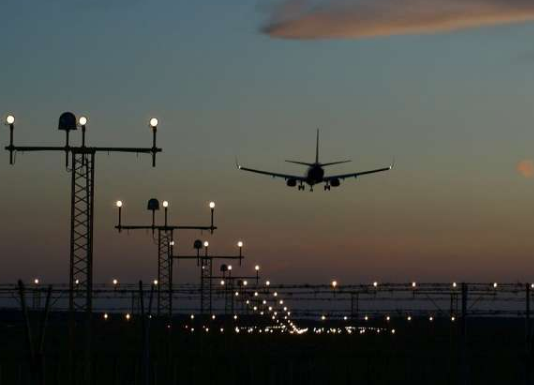 提议允许航空公司在美国几家大型机场保留其宝贵的起降时间 中网时尚,stylechina.com