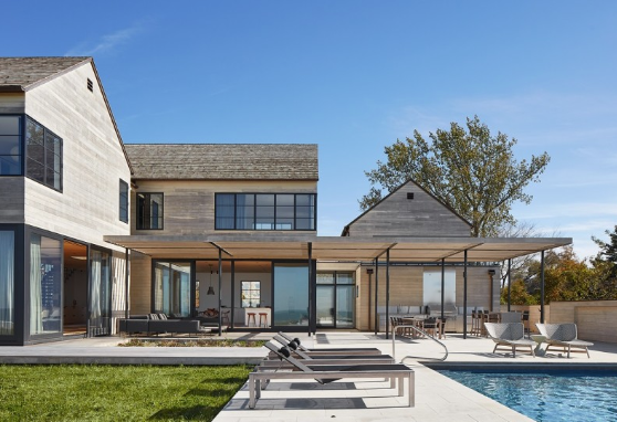 密歇根湖房屋将柔软耐候的材料与黑色的门窗配对 中网时尚,stylechina.com