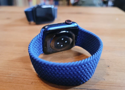 您现在可以将Apple的Solo Loop换成新尺寸，而无需发回手表 中网时尚,stylechina.com