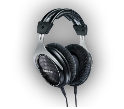 舒尔的SRH1540耳机可以为您的家庭设置提供优质的声音和全天候的舒适感 中网时尚,stylechina.com