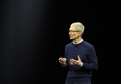 观看Apple在这里发布新的iPhone live 中网时尚,stylechina.com