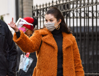 赛琳娜·戈麦斯（Selena Gomez）在最近的演出现场被狗仔队拍了下来 中网时尚,stylechina.com