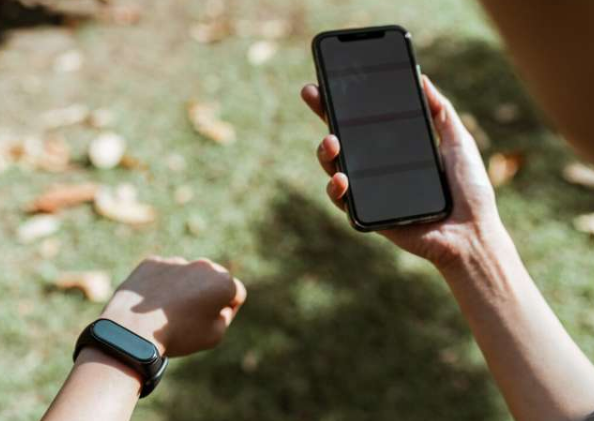 户外使用的可穿戴设备和生物传感器需要创新的设计和新颖的材料 中网时尚,stylechina.com