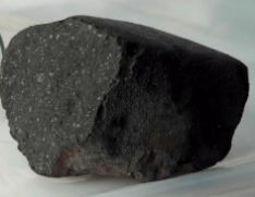 科学家在塔吉什湖陨石中发现了蛋白石状的晶体 中网时尚,stylechina.com